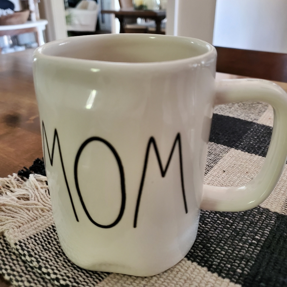 Rae Dunn MOM mug